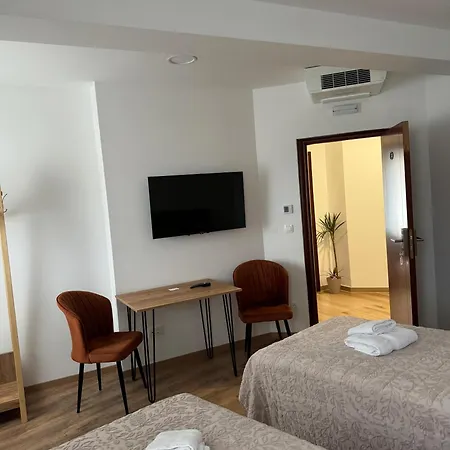 Prenociste Fontana *